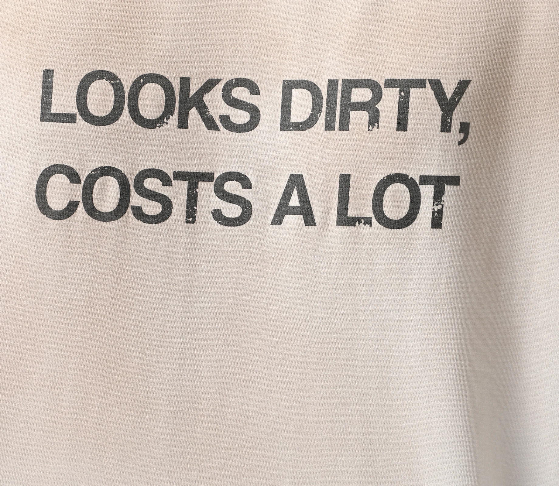 Футболка чоловіча «LOOKS DIRTY, COSTS A LOT» молочний акції