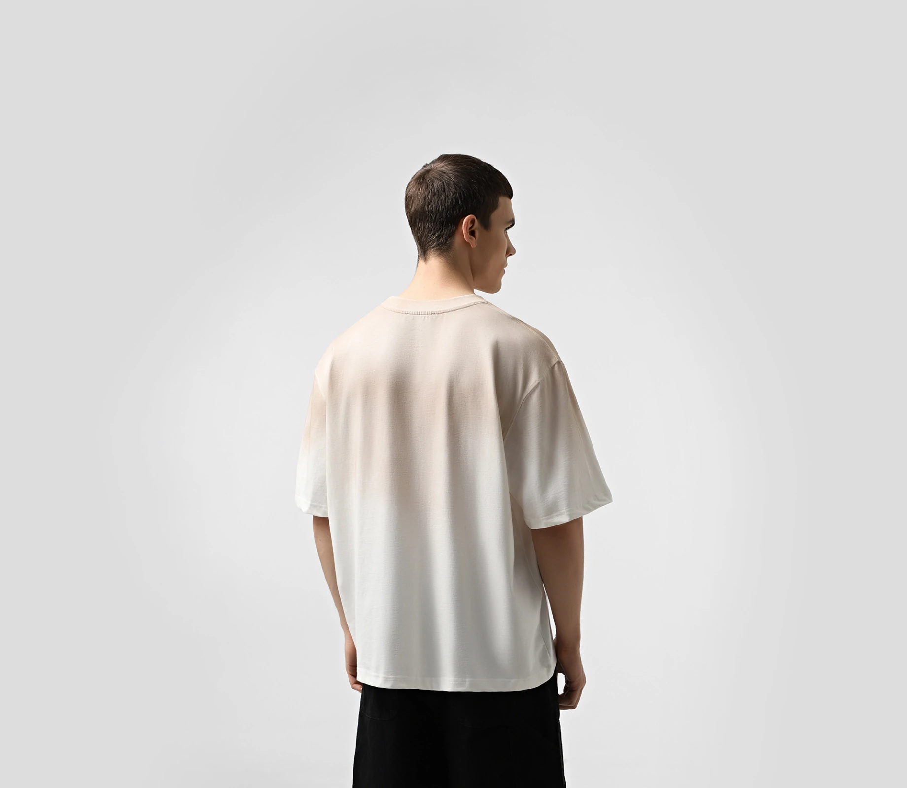 Футболка чоловіча «LOOKS DIRTY, COSTS A LOT» молочний недорого