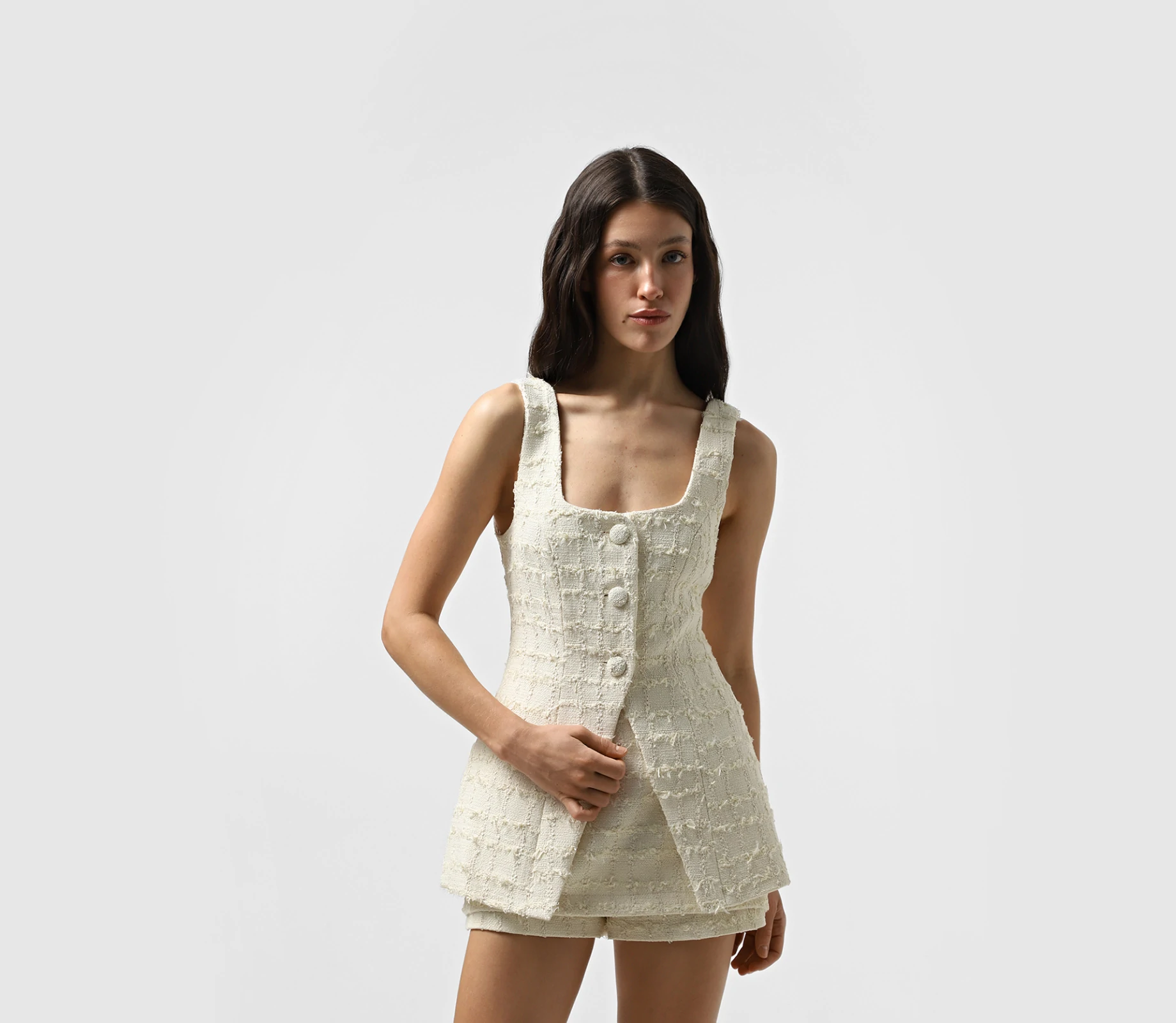 Костюм твід з жилет та спідниця-шорти молочний акції