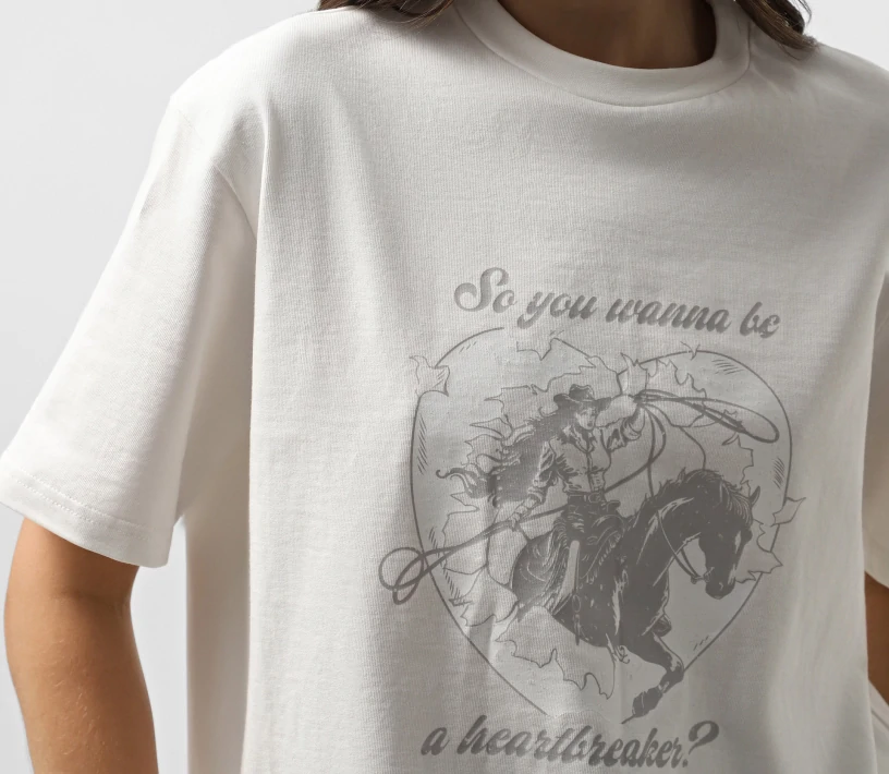 Футболка «So you want to be a heartbreaker» молочний cher17