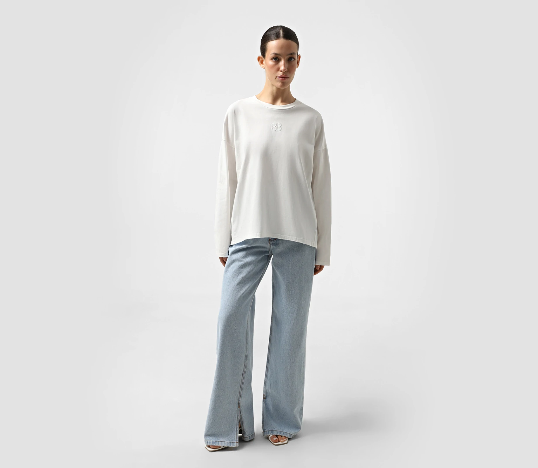 Лонгслів з вишивкою лого молочний ціна