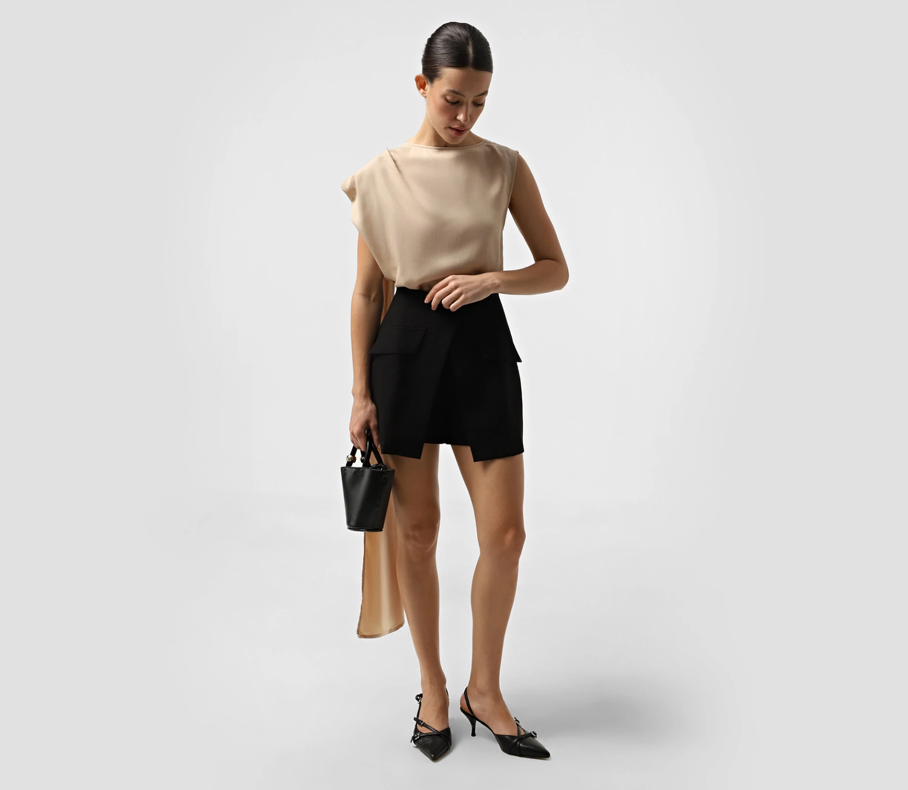 Спідниця-шорти з клапанами чорний недорого