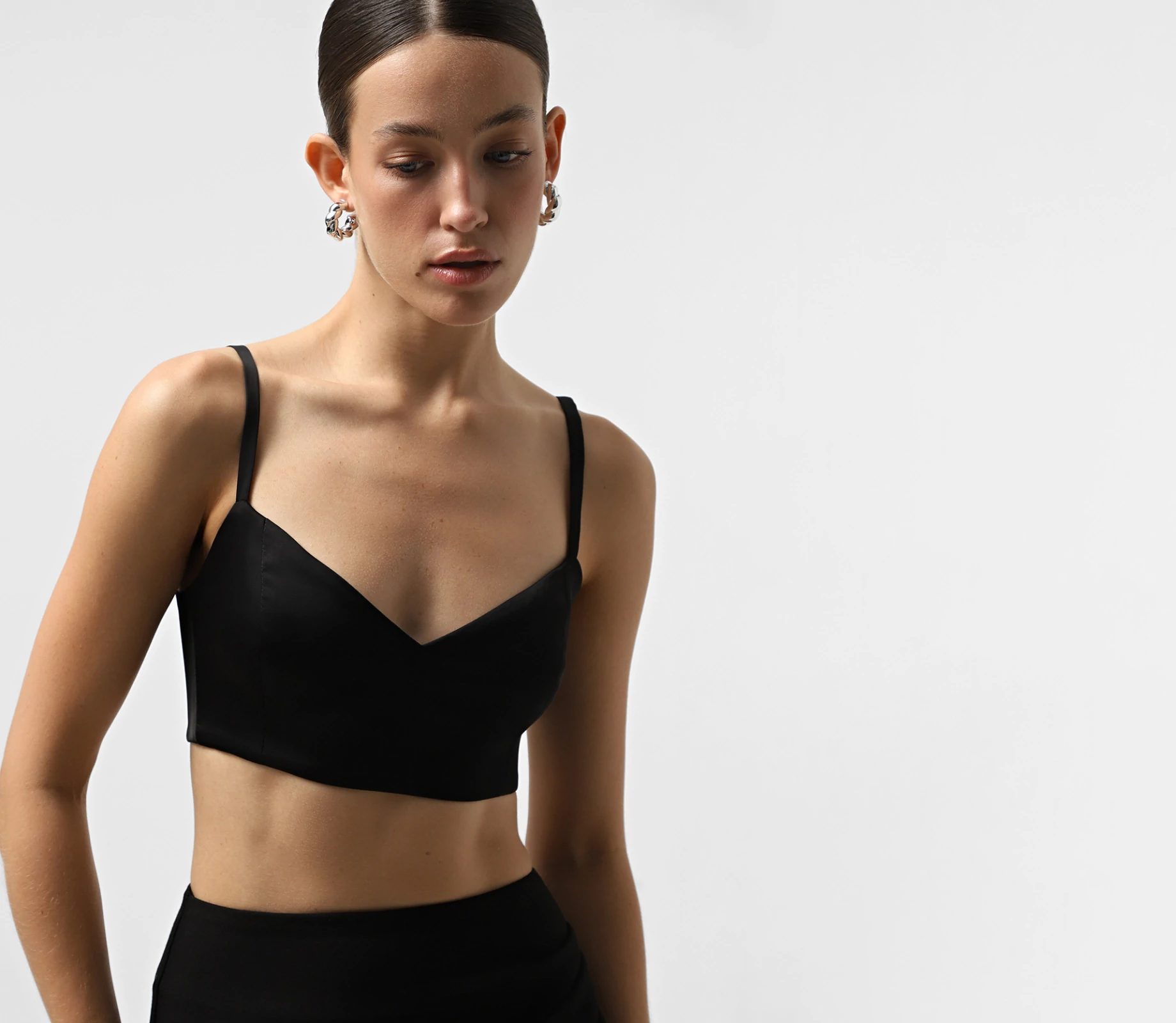 Топ-кроп Satin чорний - фото №4 Топ-кроп Satin чорний акції